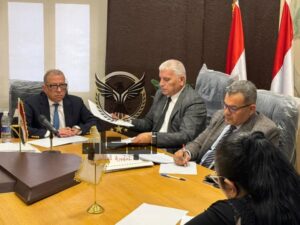 أشرف عبدالعزيز محامي المشاهير